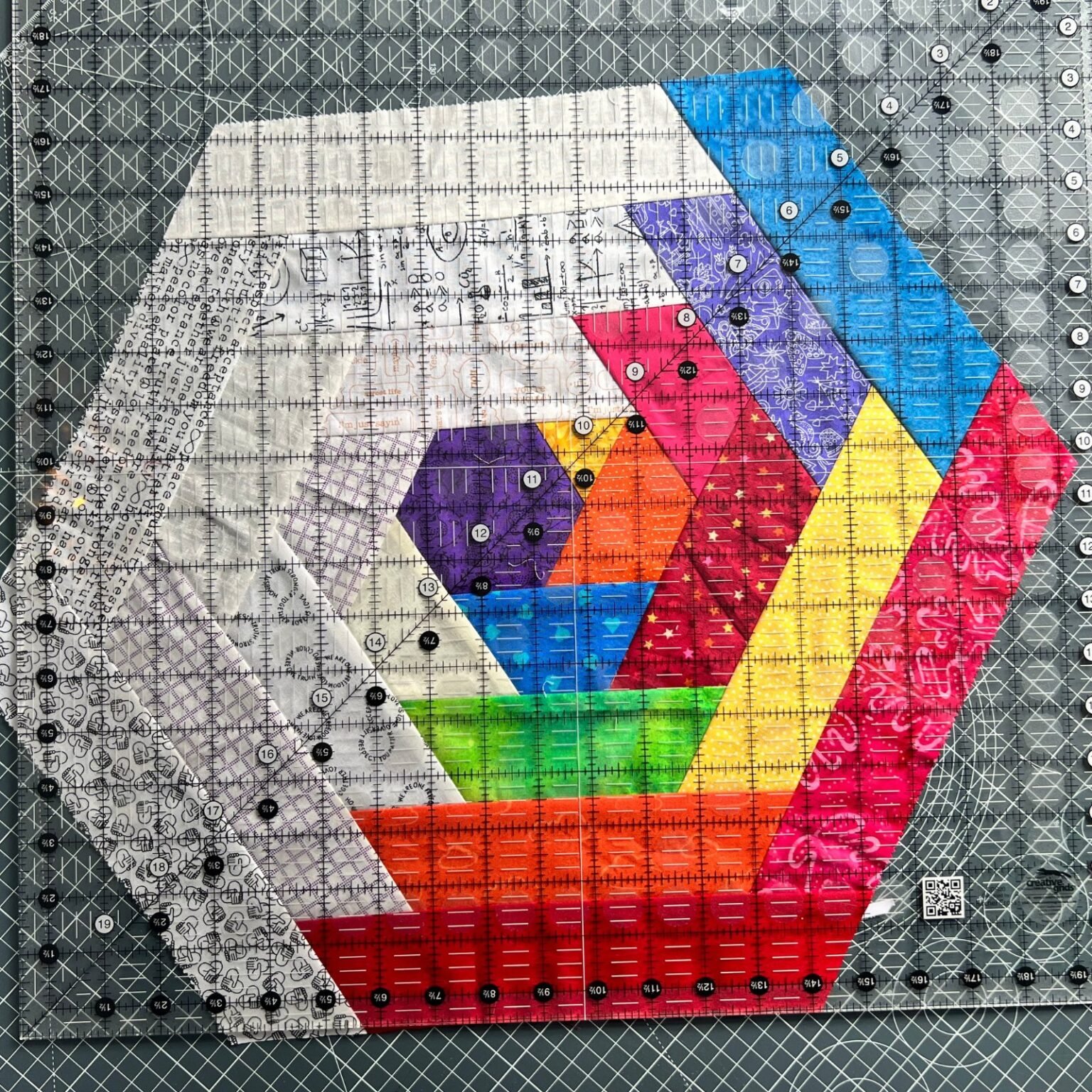 Hexagon Log Cabin Quilt Block Easy Tutorial