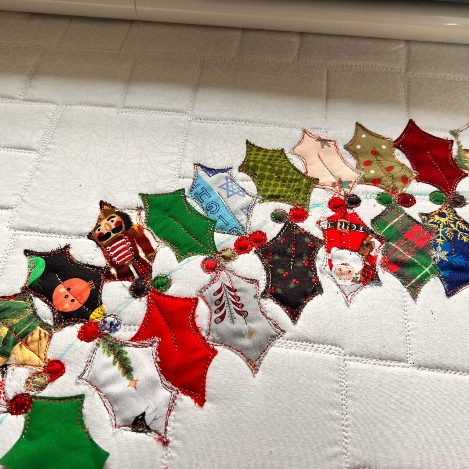 Free Christmas Wreath Quilt Pattern Scrap Fabric Love